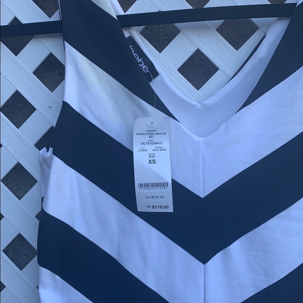 Dress - Picture 3 of 3